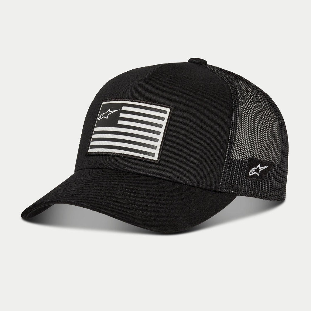Cappello Snapback Alpinestars Flag, nero, berretto da baseball con retro in rete nera e visiera curva, patch frontale stampata a bandiera con logo Alpinestars, logo ricamato lateralmente, accessorio casual ispirato al motorsport
