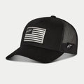 Cappello Snapback Alpinestars Flag, nero, berretto da baseball con retro in rete nera e visiera curva, patch frontale stampata a bandiera con logo Alpinestars, logo ricamato lateralmente, accessorio casual ispirato al motorsport