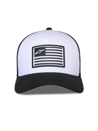 Cappello Snapback Flag Alpinestars, bianco e nero, corona bianca strutturata con visiera curva nera e retro in rete, patch centrale a bandiera con logo Alpinestars, accessorio casual ispirato al motorsport