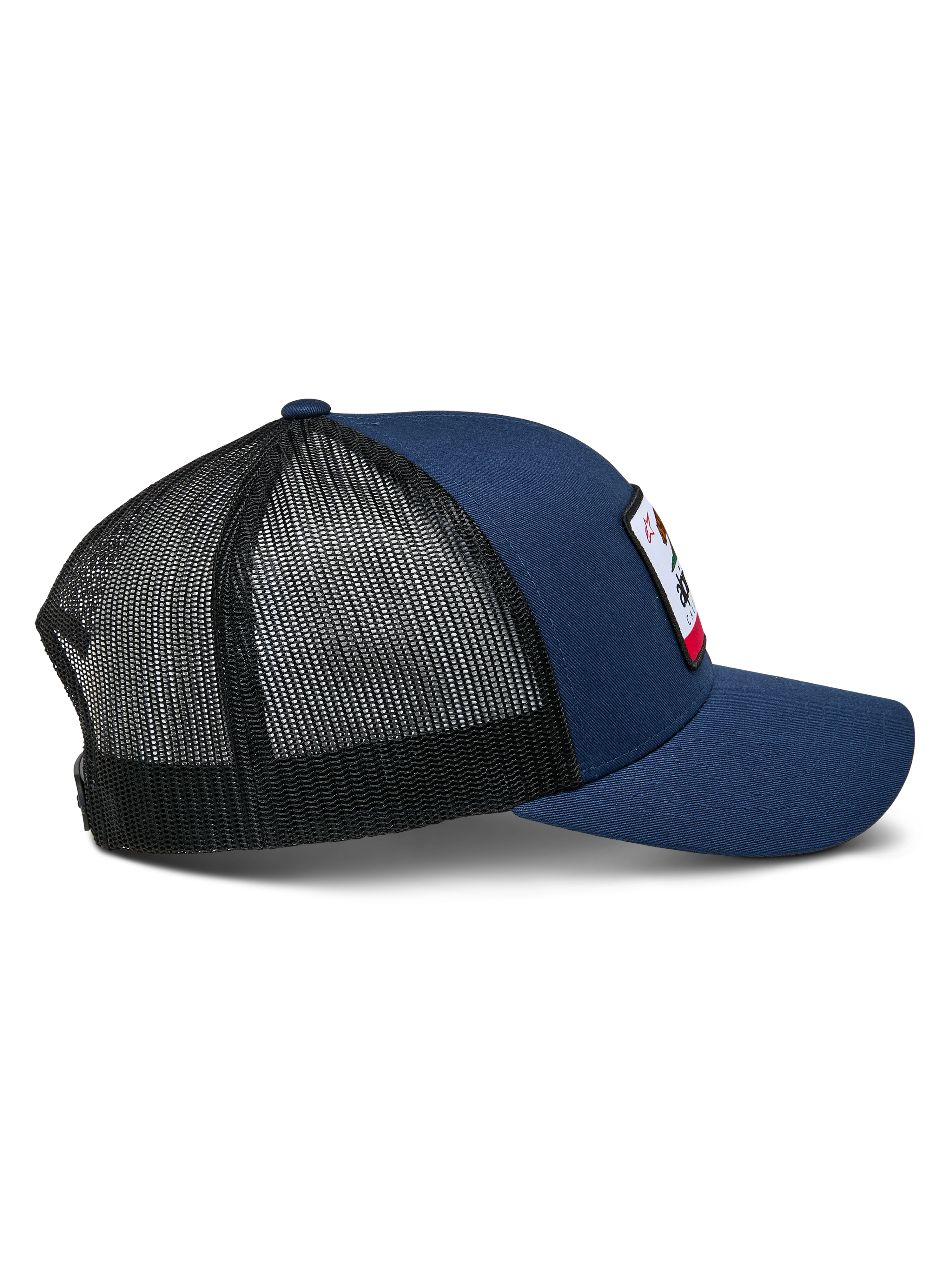 Cappello Alpinestars Cali 2.0, blu navy con rete nera, vista laterale, cappellino trucker strutturato con visiera curva e parte anteriore in twill, retro in rete di poliestere traspirante, copricapo casual motorsport