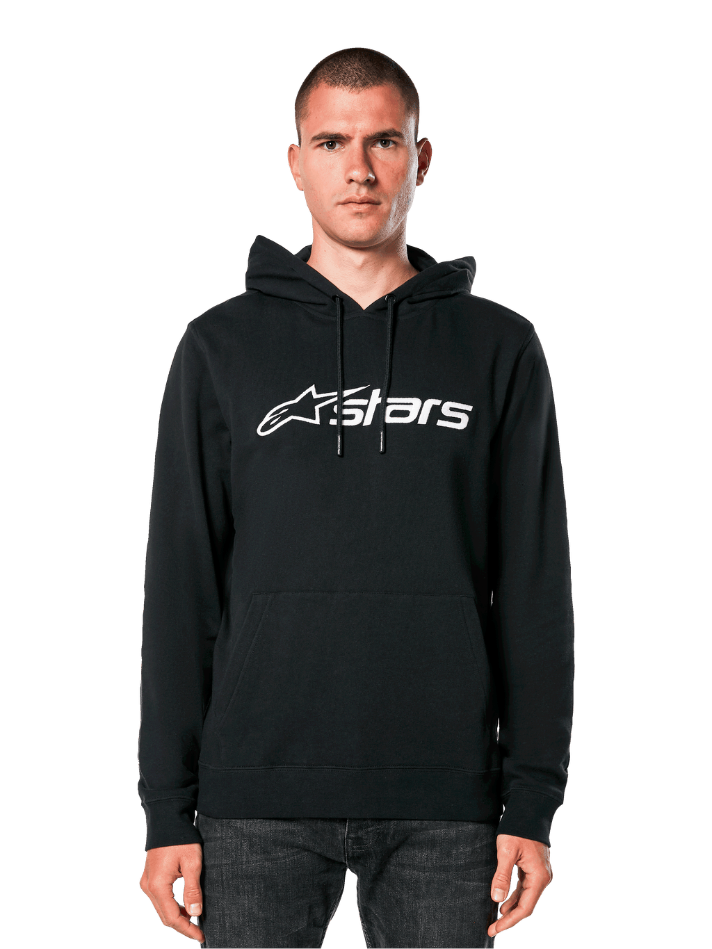 Felpa con cappuccio Alpinestars Blaze V3, nera con logo bianco, streetwear casual, con tasca a marsupio frontale e cappuccio con cordino, indossata da un uomo, design moderno ispirato al motorsport