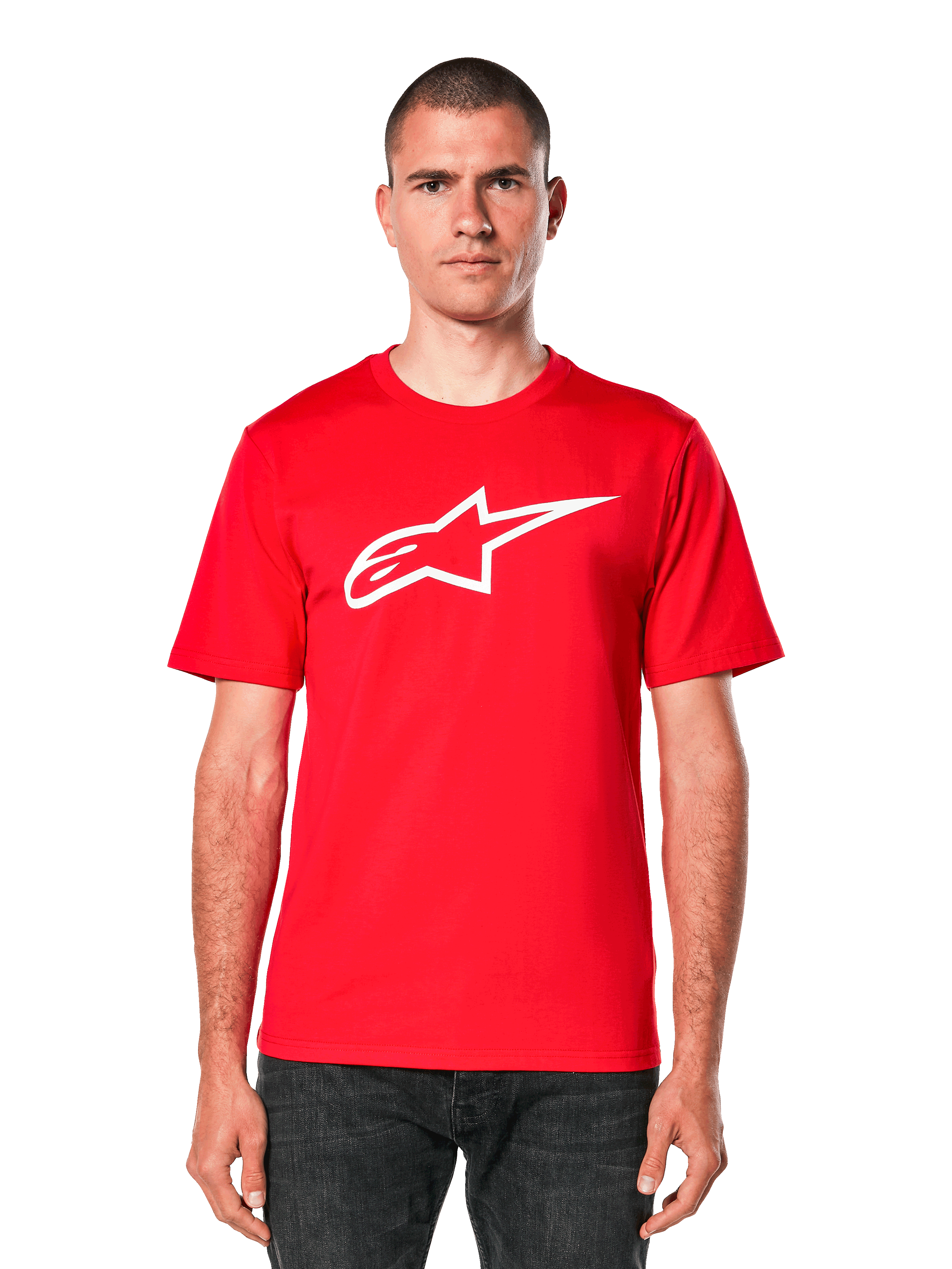 Alpinestars Ageless 2.0 CSF Tee, t-shirt rossa a maniche corte con logo a stella bianco, abbigliamento casual motorsport, girocollo, vista frontale su modello