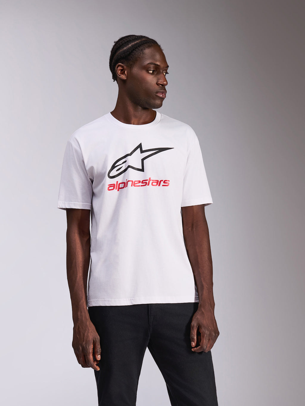 Alpinestars Always 2.0 CSF Tee, t-shirt a maniche corte, bianca, logo Alpinestars nero e testo rosso, abbigliamento sportivo casual motorsport