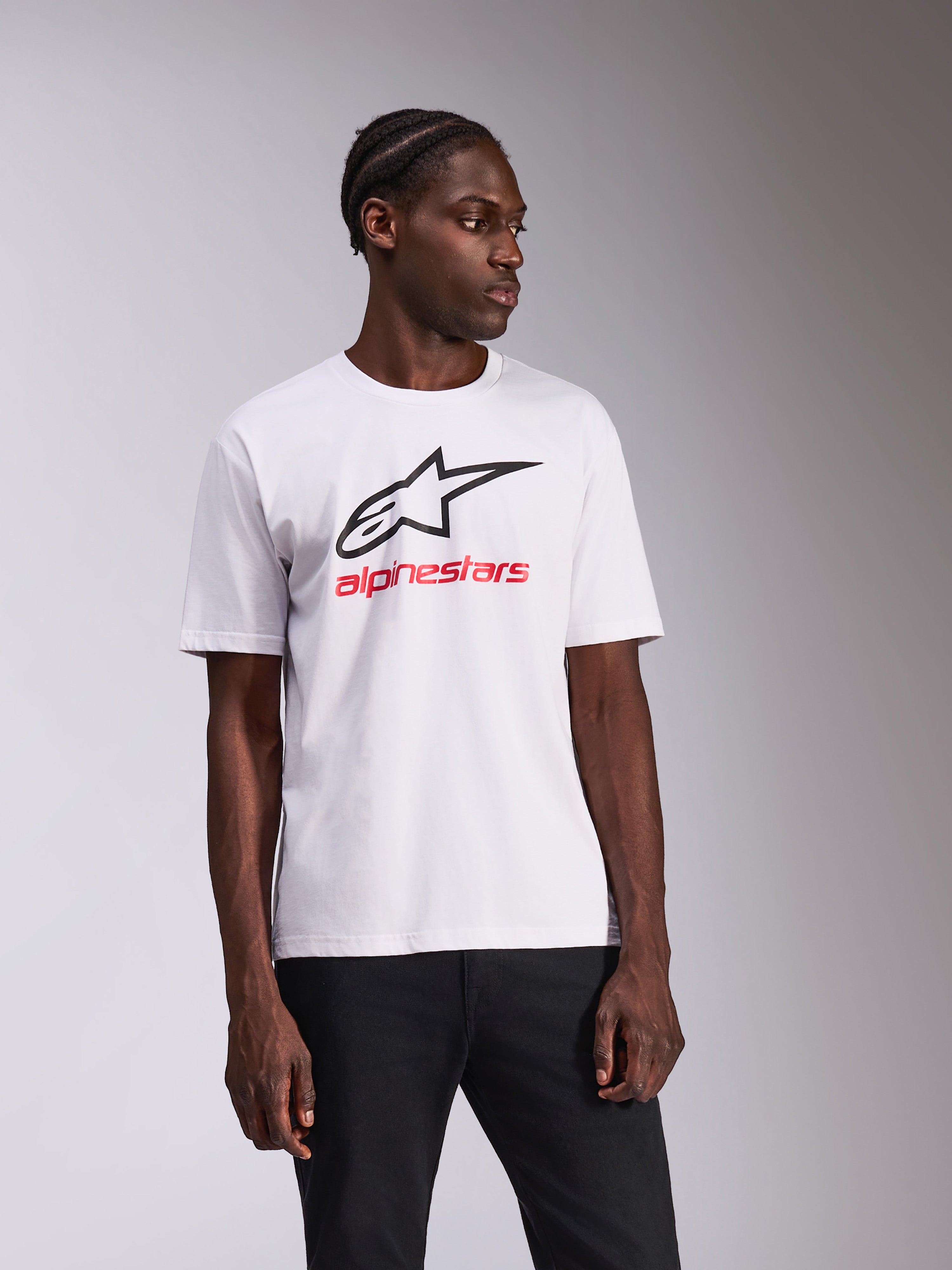 Alpinestars Always 2.0 CSF Tee, t-shirt a maniche corte, bianca, logo Alpinestars nero e testo rosso, abbigliamento sportivo casual motorsport