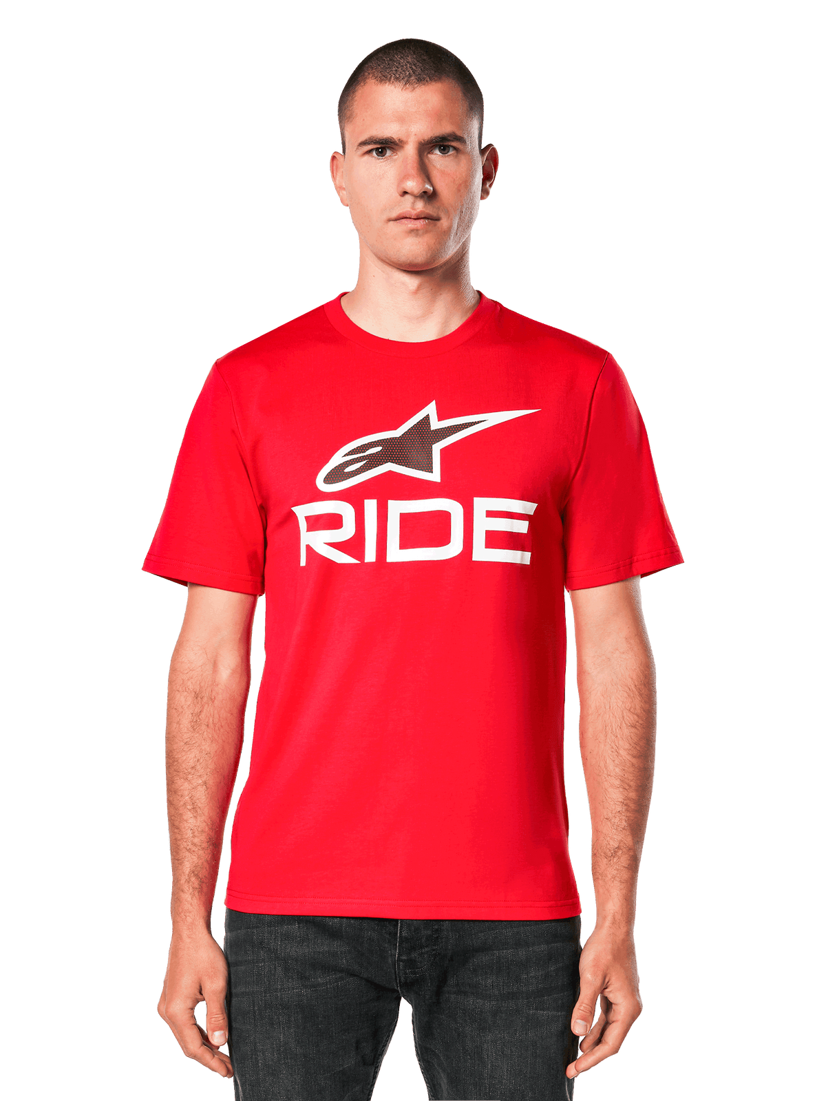 Alpinestars Ride 4.0 CSF Tee, t-shirt rossa a maniche corte, logo Alpinestars a stella bianco e grafica "RIDE" sul petto, vista frontale su modello, abbigliamento casual motorsport
