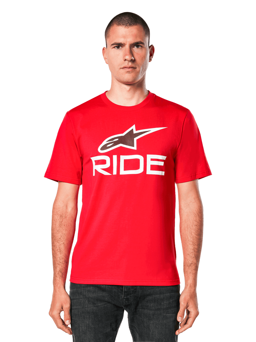Alpinestars Ride 4.0 CSF Tee, t-shirt rossa a maniche corte, logo Alpinestars a stella bianco e grafica "RIDE" sul petto, vista frontale su modello, abbigliamento casual motorsport