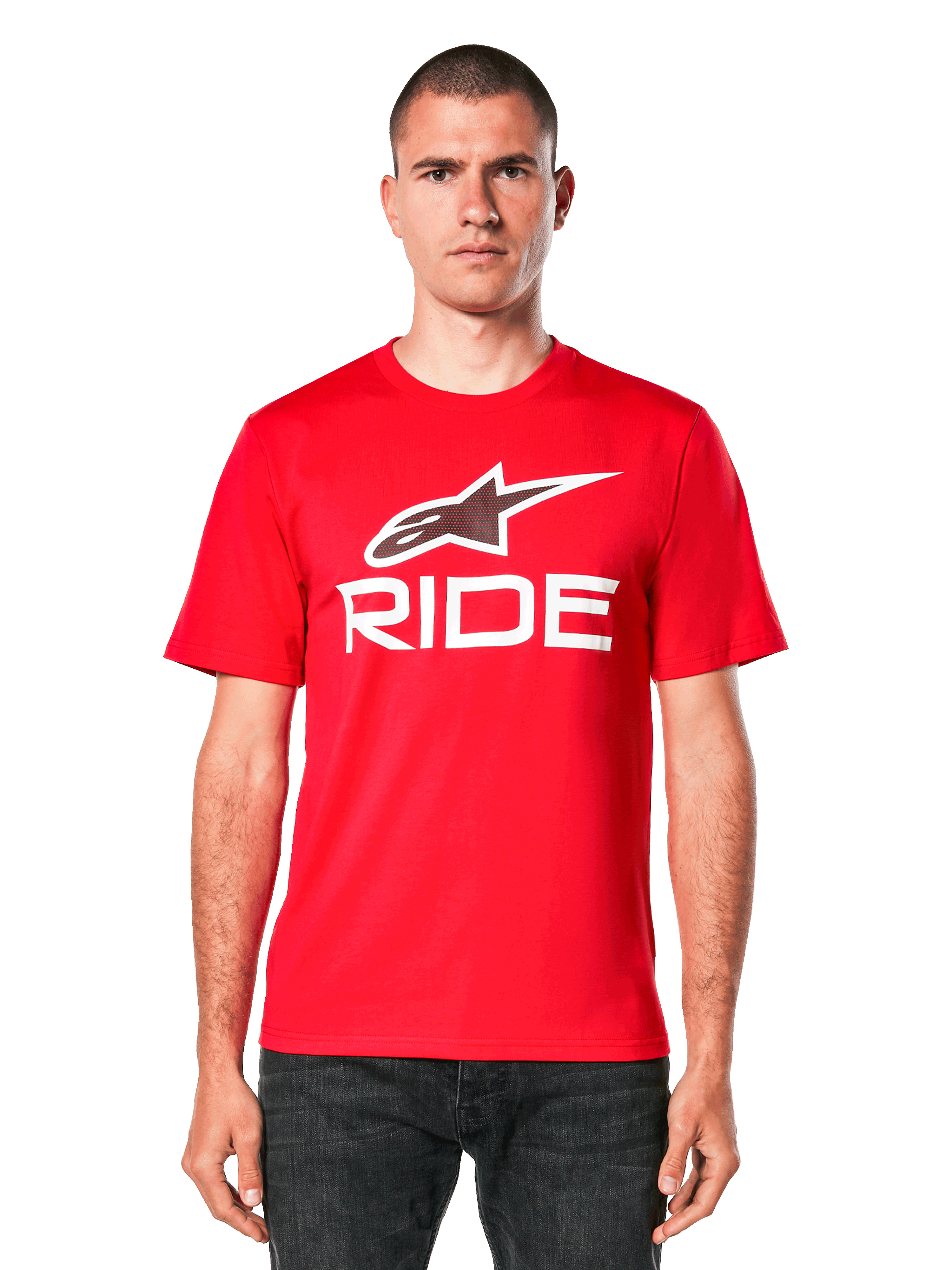 Alpinestars Ride 4.0 CSF Tee, t-shirt rossa a maniche corte, logo Alpinestars a stella bianco e grafica "RIDE" sul petto, vista frontale su modello, abbigliamento casual motorsport