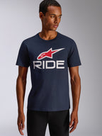 Alpinestars Ride 4.0 CSF Tee, maglietta a maniche corte, blu navy, logo Ride 4.0 rosso e bianco sul petto, abbigliamento streetwear casual motorsport