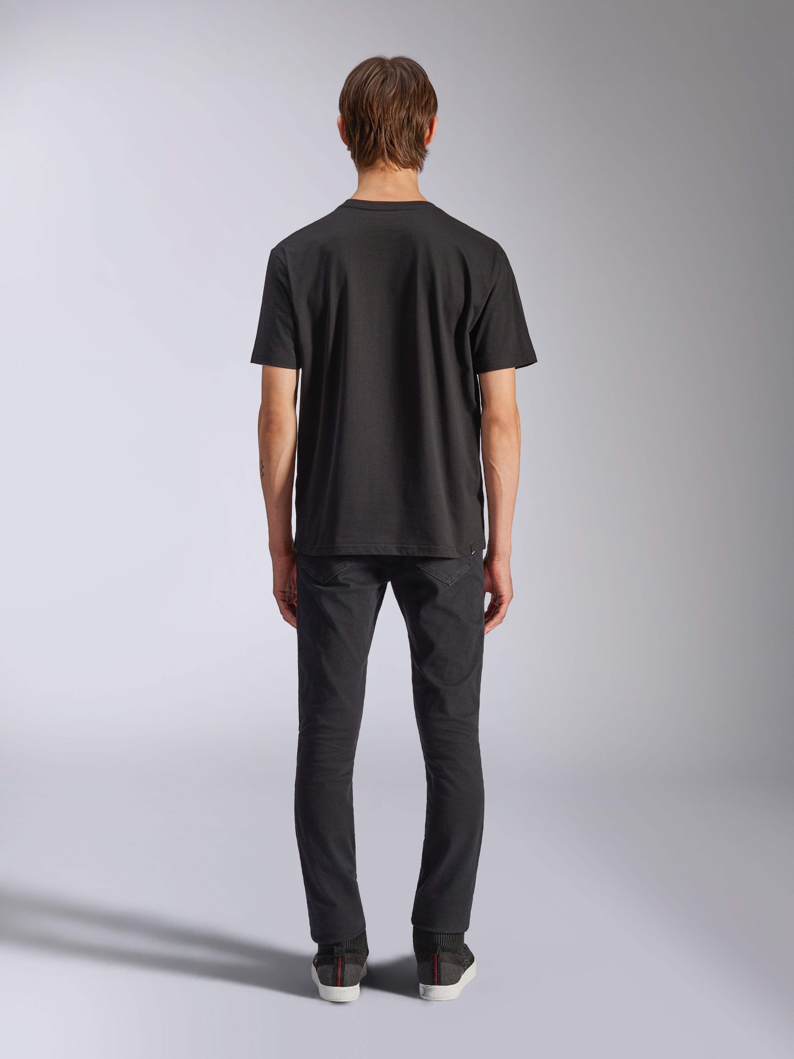 Alpinestars CSF Tee, maglietta a maniche corte, nero, vista posteriore su modello, streetwear casual da motorsport