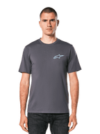 Alpinestars Horizon CSF Tee, t-shirt a maniche corte, grigio scuro, logo Ageless azzurro chiaro sul petto, streetwear casual motorsport