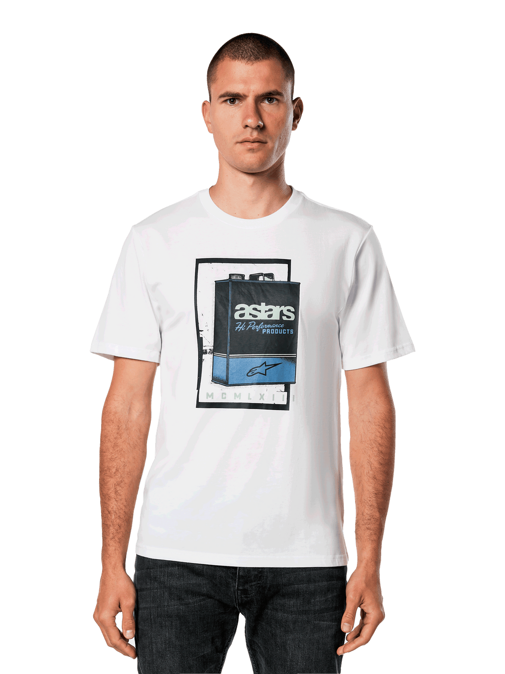 Alpinestars Galun CSF Tee, maglietta bianca a maniche corte, grafica vintage di una tanica di benzina blu e nera con logo Astars e numeri romani MCMLXIII, streetwear casual motorsport