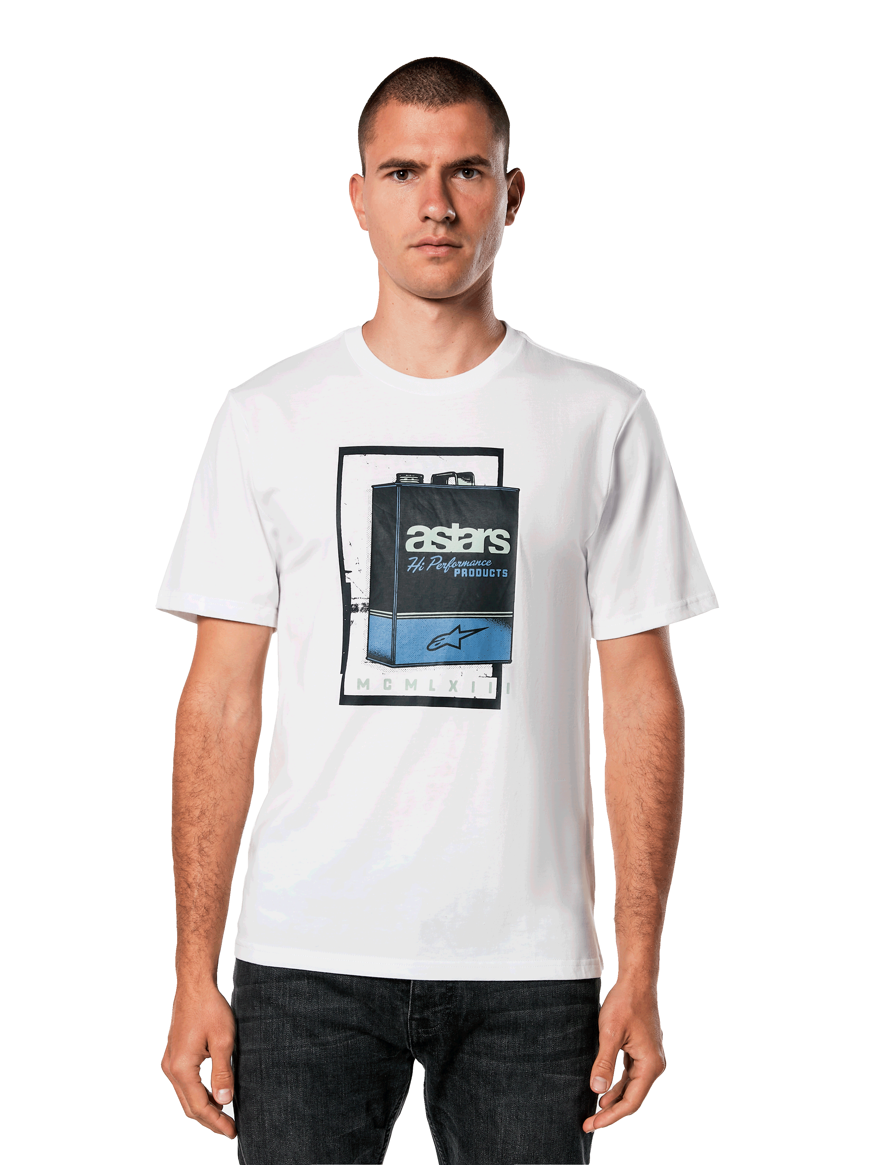 Alpinestars Galun CSF Tee, maglietta bianca a maniche corte, grafica vintage di una tanica di benzina blu e nera con logo Astars e numeri romani MCMLXIII, streetwear casual motorsport