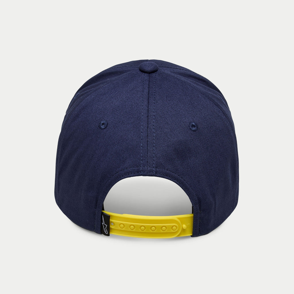 Alpinestars Par Hat, cappellino snapback blu navy, vista posteriore con cinturino regolabile giallo brillante e piccola etichetta nera con logo, corona strutturata in twill di cotone navy, accessorio sportivo casual