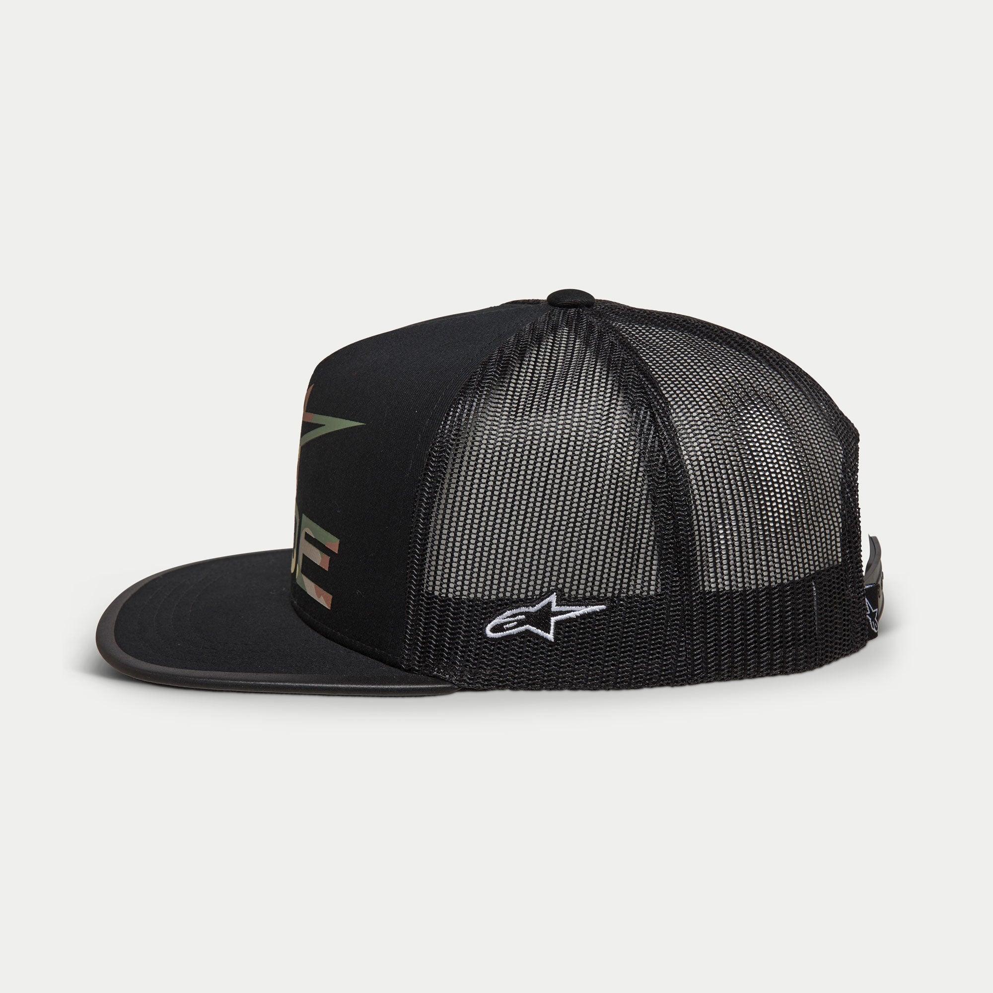 Cappello Alpinestars Ride 4.0 Camo Trucker, nero, vista di profilo laterale, con parte frontale in twill e retro in mesh di poliestere, logo ricamato bianco sul lato, visiera piatta con bordo a stampa camo, copricapo casual ispirato al motorsport