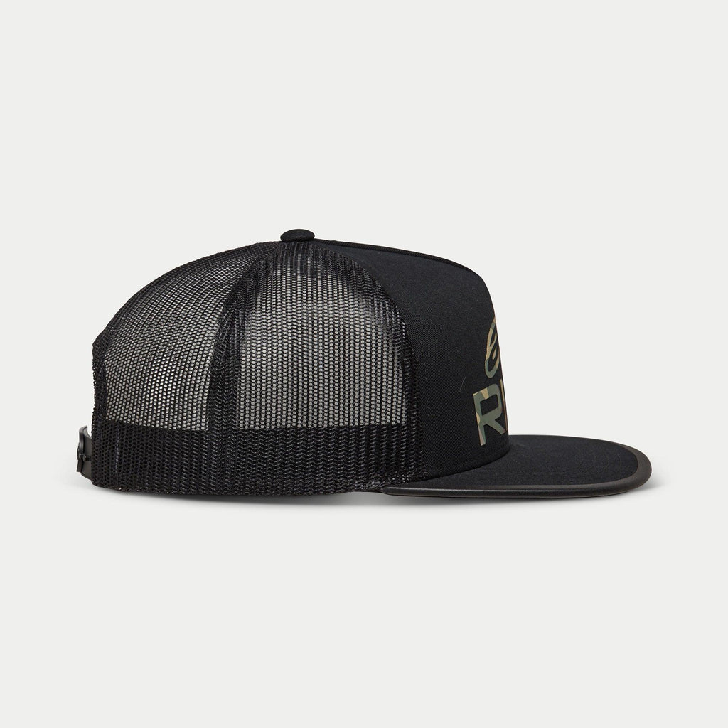 Cappello Trucker Alpinestars Ride 4.0 Camo, nero, vista di profilo con retro in mesh traspirante e visiera piatta, parte anteriore in twill con stampa logo camo, chiusura snapback regolabile, copricapo casual da motorsport