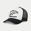 Cappello Alpinestars Triple Trucker, cappellino trucker casual, bianco e nero, ricamo 3D nero con logo a stella e scritta 'Racing Ahead', visiera curva con retro in rete, abbigliamento sportivo streetwear