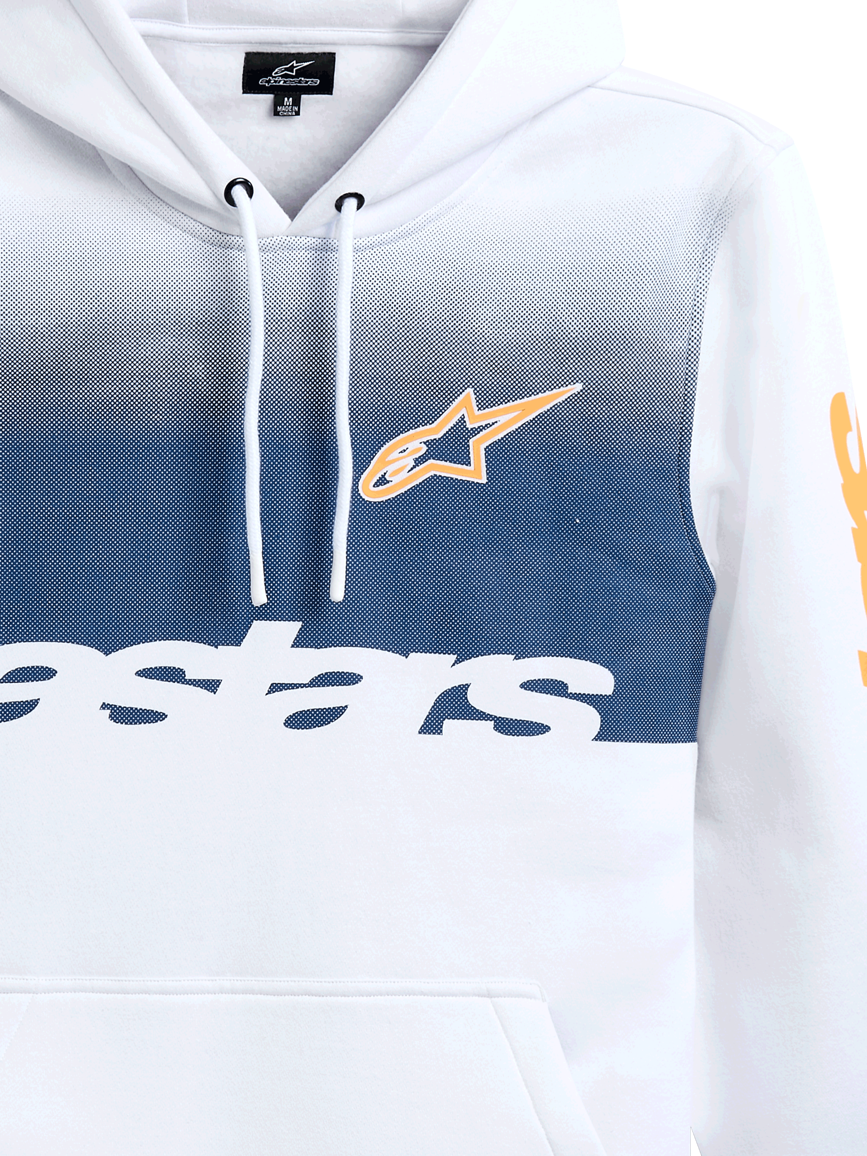 Felpa con cappuccio Alpinestars Specter, bianca con stampa sfumata blu navy, logo a stella Alpinestars arancione e scritta bianca, felpa in pile casual stile streetwear ispirata al motorsport con cappuccio e cordino
