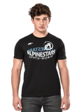 Alpinestars Semicircle CSF Tee, t-shirt a maniche corte nera, grafica Alpinestars curva a semicerchio bianca e blu sul petto, abbigliamento casual motorsport streetwear