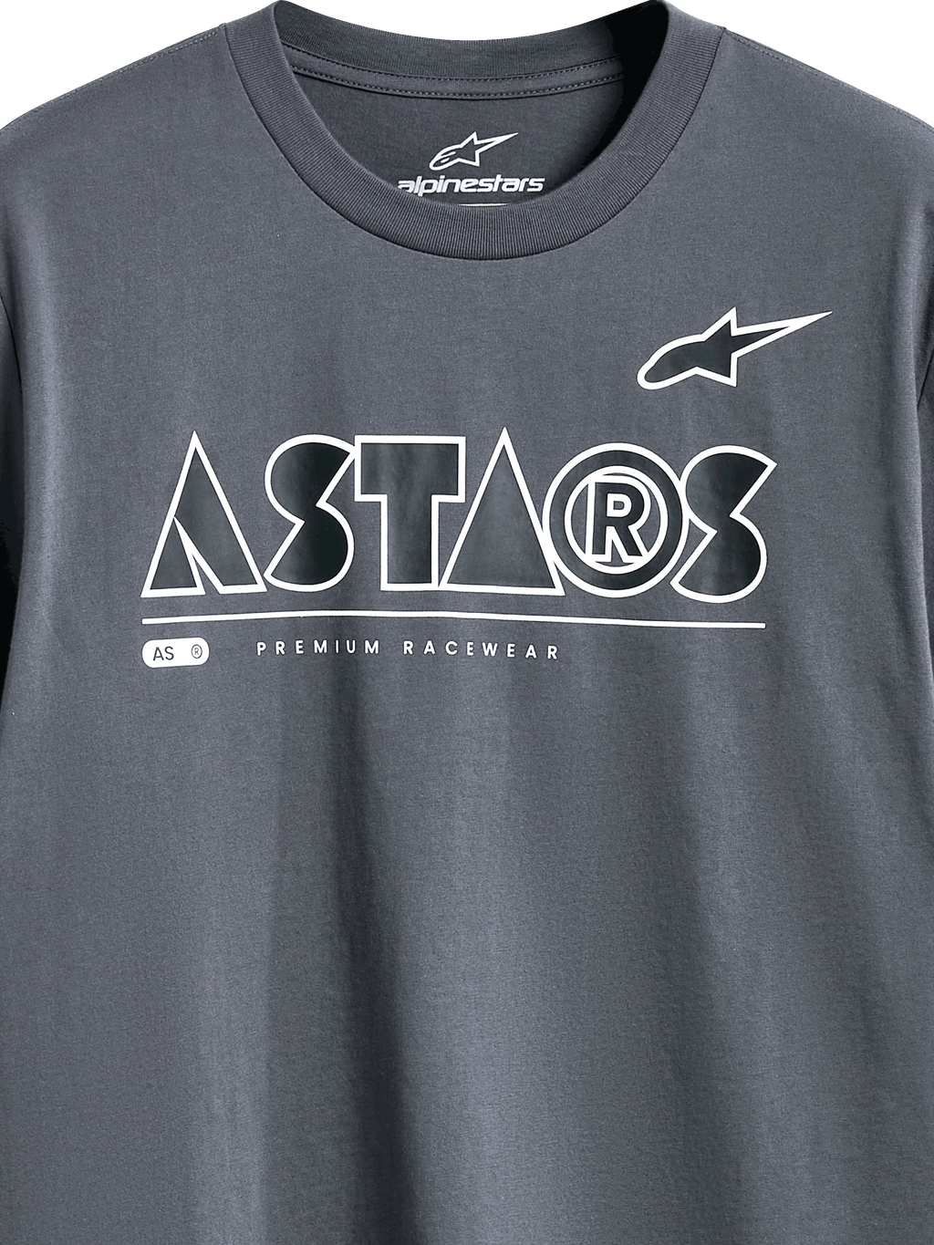 Alpinestars Cereal CSF Tee, maglietta a maniche corte, Charcoal, vista dettagliata della grafica frontale con logo testuale ASTARS geometrico bianco e scritta PREMIUM RACEWEAR, abbigliamento casual motorsport streetwear