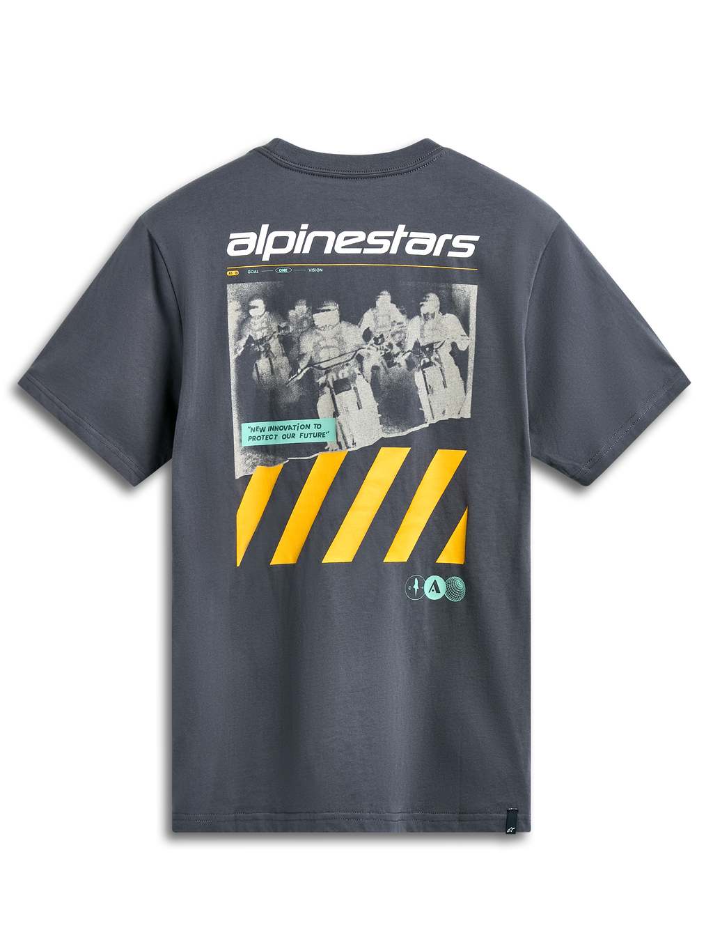 Alpinestars No Barrier CSF Tee, t-shirt a maniche corte, grigio antracite, grande grafica con foto motocross effetto invecchiato, logo Alpinestars bianco e vivaci strisce diagonali gialle, streetwear casual ispirato al motorsport