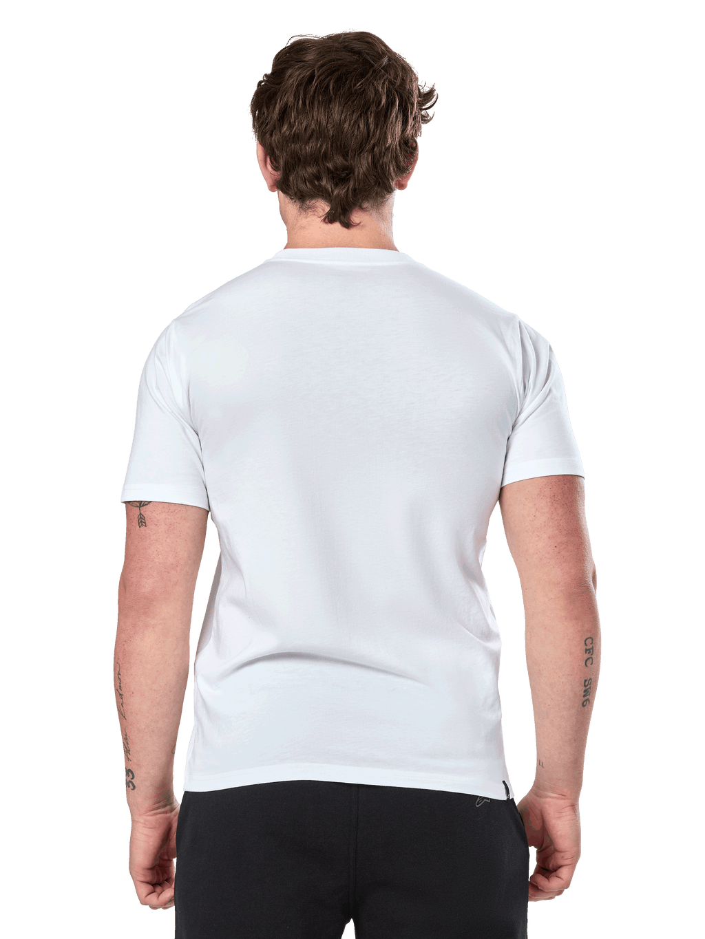 Alpinestars Prevail CSF Tee, maglietta a maniche corte, bianca, vista posteriore, indossata con pantaloni neri, abbigliamento casual motorsport streetwear