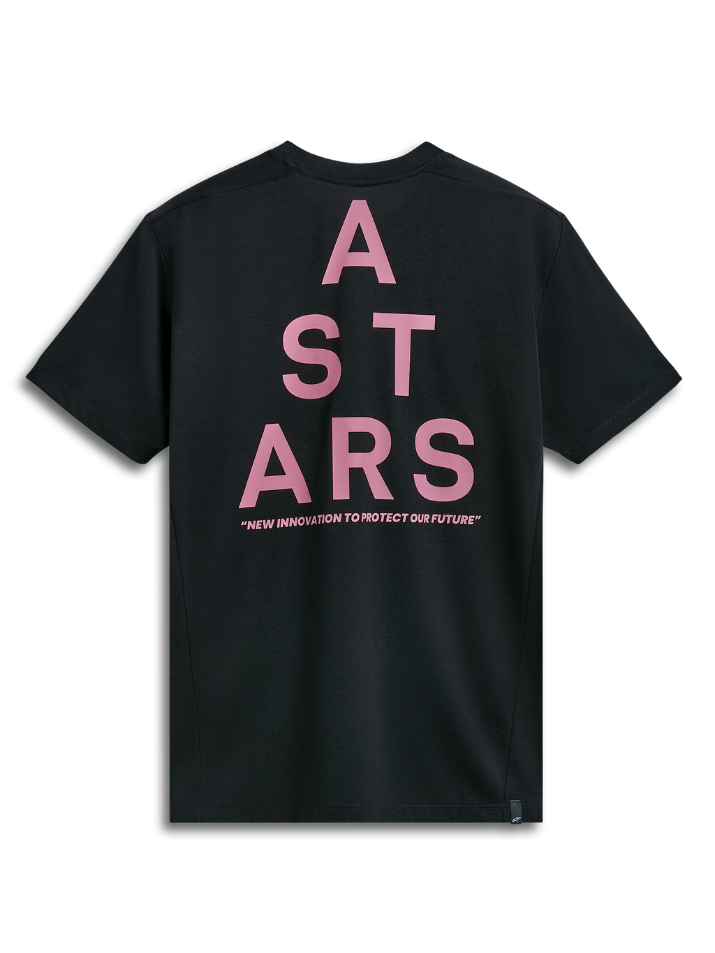 Alpinestars Attrition Performance Tee, maglietta a maniche corte, nero, vista posteriore con grande grafica rosa ASTARS a blocchi e testo 'NEW INNOVATION TO PROTECT OUR FUTURE', abbigliamento sportivo performante sostenibile