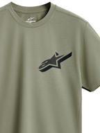 Alpinestars Attrition Performance Tee, t-shirt a maniche corte, verde chiaro, logo Astars nero con motivo testurizzato sul petto, tessuto performante traspirante sostenibile