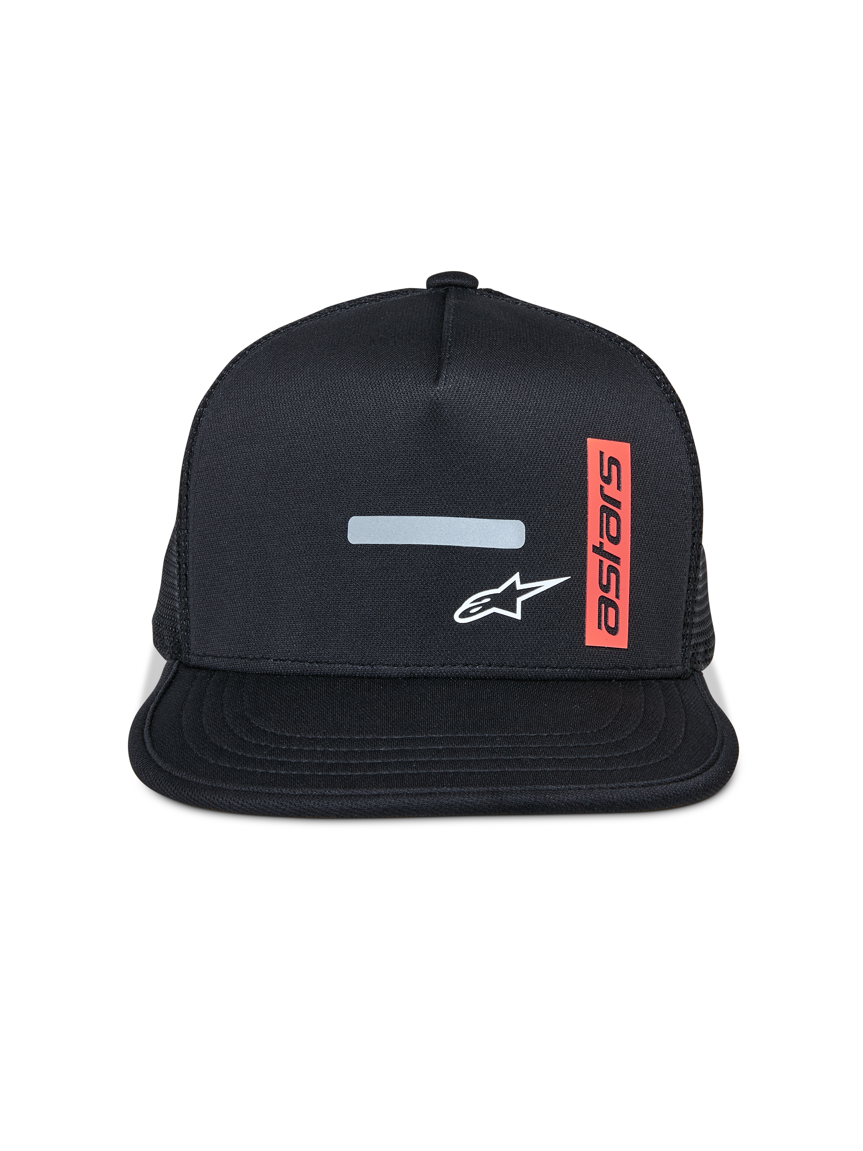 Alpinestars Alter Trucker Hat, cappellino con visiera piatta, nero con retro in rete, barra riflettente frontale e logo a stella bianco, etichetta rossa verticale con testo Astars, abbigliamento sportivo casual motorsport
