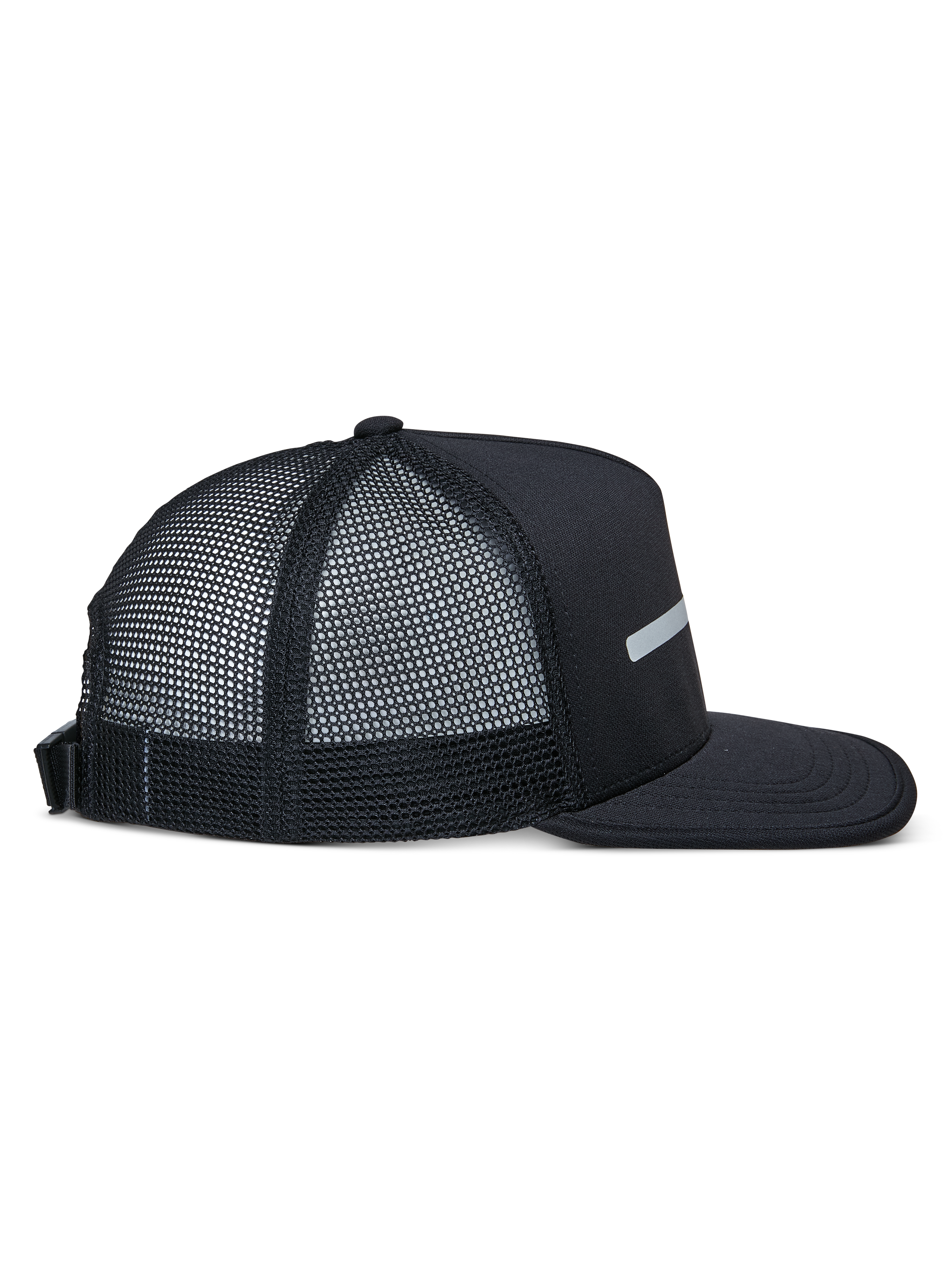 Alpinestars Alter Trucker Hat, nero, vista laterale, corona strutturata e visiera piatta, retro in rete di poliestere riciclato, chiusura posteriore con fibbia regolabile, abbigliamento sportivo casual