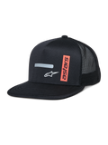 Alpinestars Alter Trucker Hat, cappellino trucker nero con corona strutturata e visiera piatta, retro in rete traspirante, con striscia grigia riflettente orizzontale, logo A-star bianco e grafica astars arancione verticale, streetwear casual ispirato al motorsport