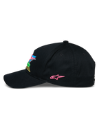 Cappello Alpinestars Vivid, cappellino da baseball snapback nero, profilo laterale con logo a stella ricamato in rosa e branding frontale 3D colorato, visiera curva, streetwear casual ispirato al motorsport