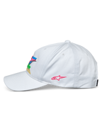 Alpinestars Vivid Hat, bianco, vista laterale di un cappello da baseball, visiera curva e corona bassa semi-strutturata, con ricamo 3D colorato sul davanti e logo a stella rosa sul lato, copricapo casual sportivo