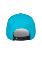 Cappello Alpinestars Luminary, blu acqua, vista posteriore con chiusura snapback nera regolabile, piccola etichetta con logo nero, 100% twill di cotone, accessorio sportswear casual