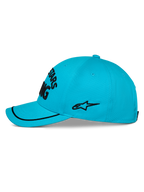 Cappello Alpinestars Luminary, cappellino da baseball blu acqua, vista di profilo laterale, visiera curva con bordo sutache nero, logo laterale ricamato nero, corona strutturata, abbigliamento sportivo casual