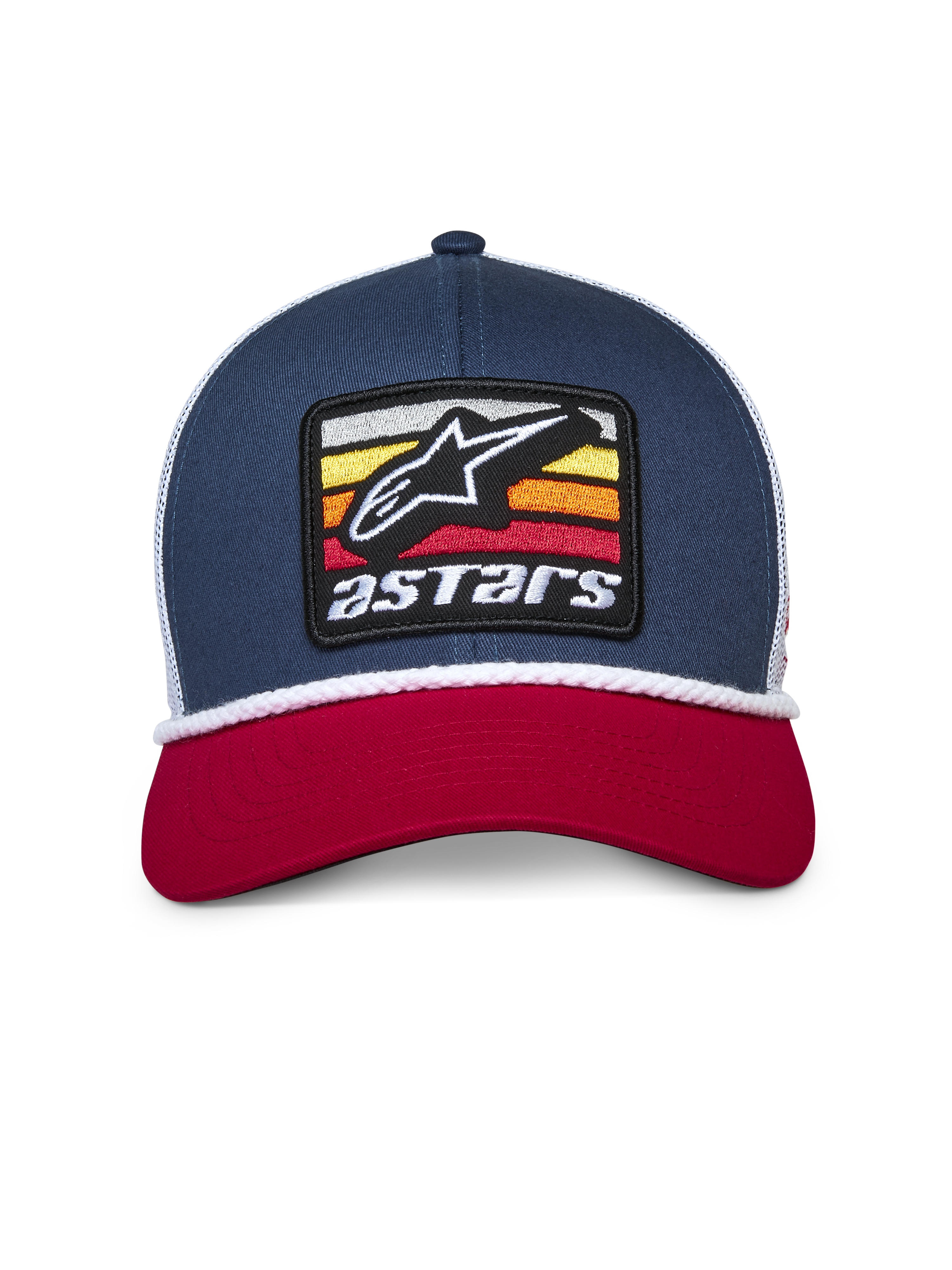 Cappello Alpinestars Selica Trucker, blu navy, rosso e bianco, visiera curva rossa, corona strutturata blu navy con retro in mesh bianco, patch logo Astars ricamato frontalmente con rifinitura in corda bianca intrecciata