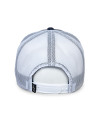 Cappello Alpinestars Selica Trucker, vista posteriore, blu navy e bianco, pannelli in mesh bianco e chiusura snap-back regolabile, piccola etichetta nera con logo, copricapo casual da motorsport