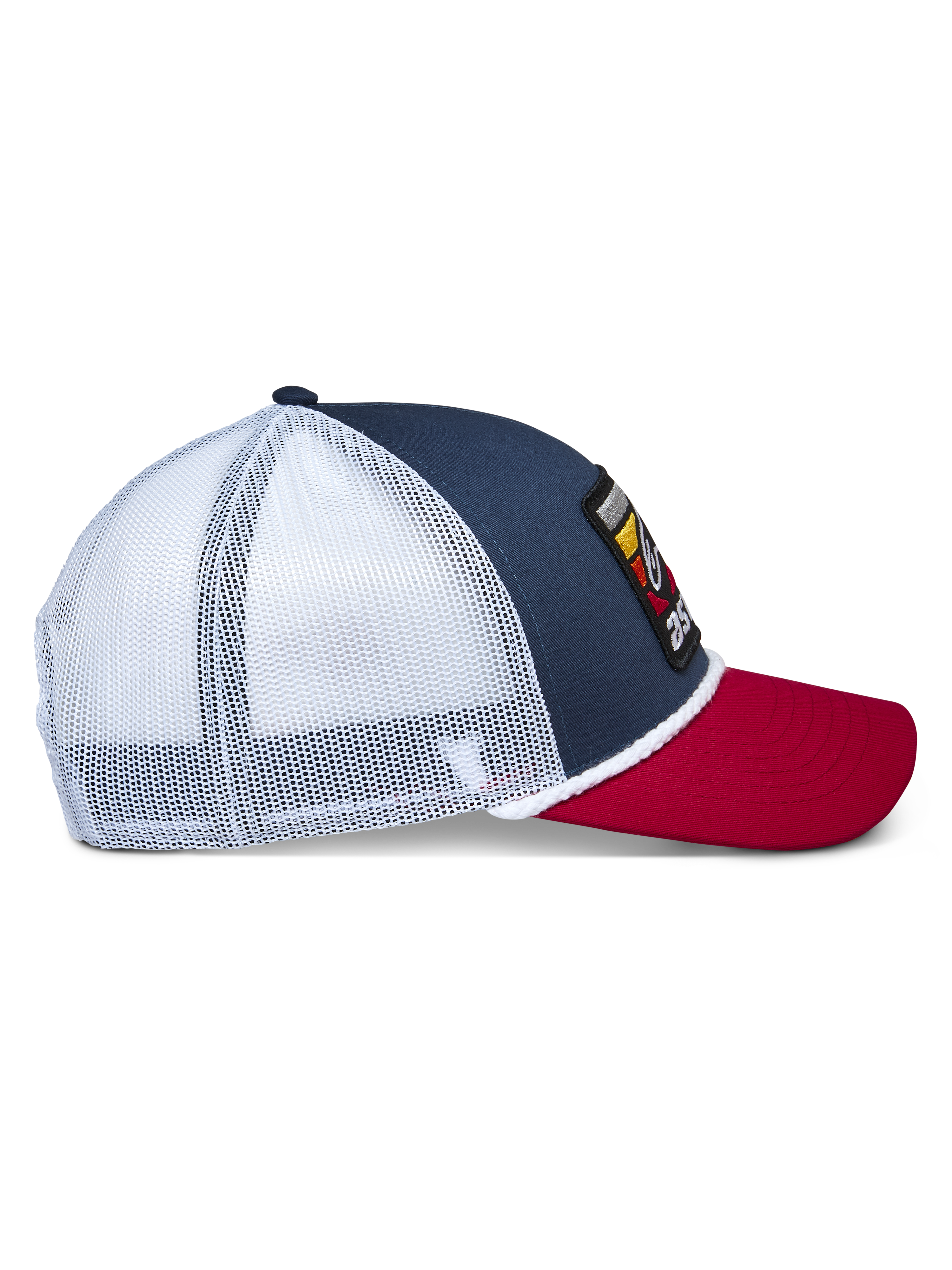 Cappello Trucker Alpinestars Selica, blu navy, rosso e bianco, vista laterale con corona blu navy, visiera curva rossa e pannelli posteriori in rete bianca, rifinitura in corda intrecciata, copricapo casual lifestyle motorsport