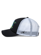 Alpinestars Ayess Trucker Hat, vista laterale, frontale nero e visiera curva con retro in rete bianca, con grafiche frontali colorate e ricamo a stella laterale, copricapo casual ispirato al motorsport