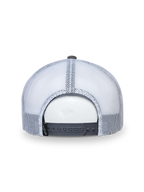 Cappello Alpinestars That Way Trucker, cappello trucker, grigio e bianco, vista posteriore con pannelli in rete bianca e chiusura snapback grigia, vestibilità regolabile, copricapo sportivo casual
