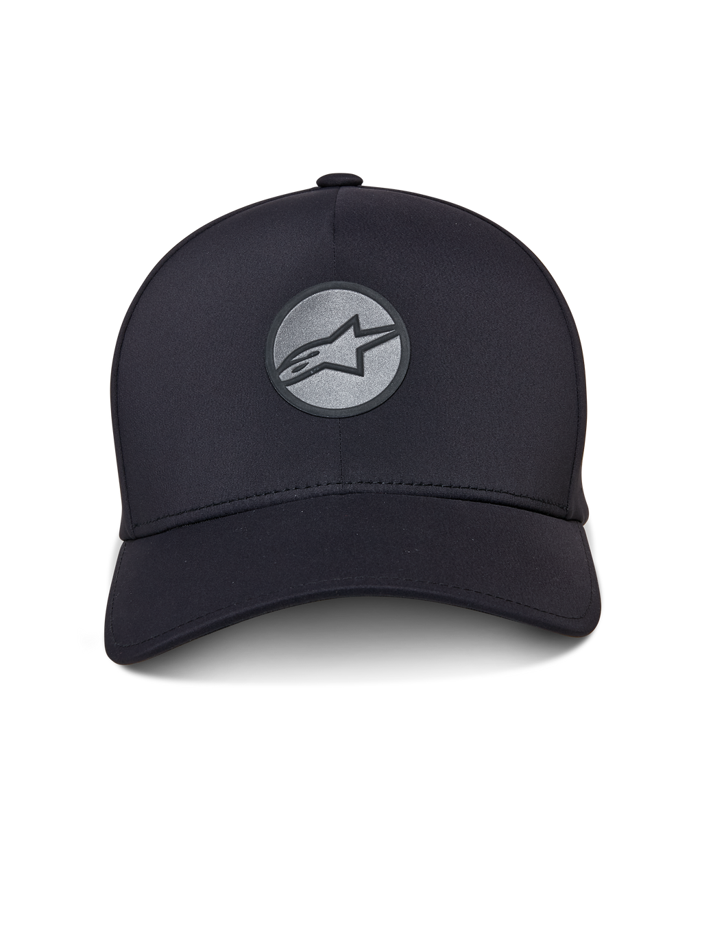 Cappello Alpinestars Apex, cappello sportswear nero, visiera curva e corona strutturata, logo Astar riflettente saldato frontalmente su una toppa circolare, costruzione senza cuciture con un design atletico moderno