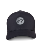 Cappello Alpinestars Apex, cappello sportswear nero, visiera curva e corona strutturata, logo Astar riflettente saldato frontalmente su una toppa circolare, costruzione senza cuciture con un design atletico moderno