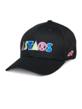 Alpinestars Cereal Hat, cappellino baseball nero con scritte "ASTARS" ricamate multicolore in rosso, blu, rosa e verde, visiera curva, copricapo casual lifestyle