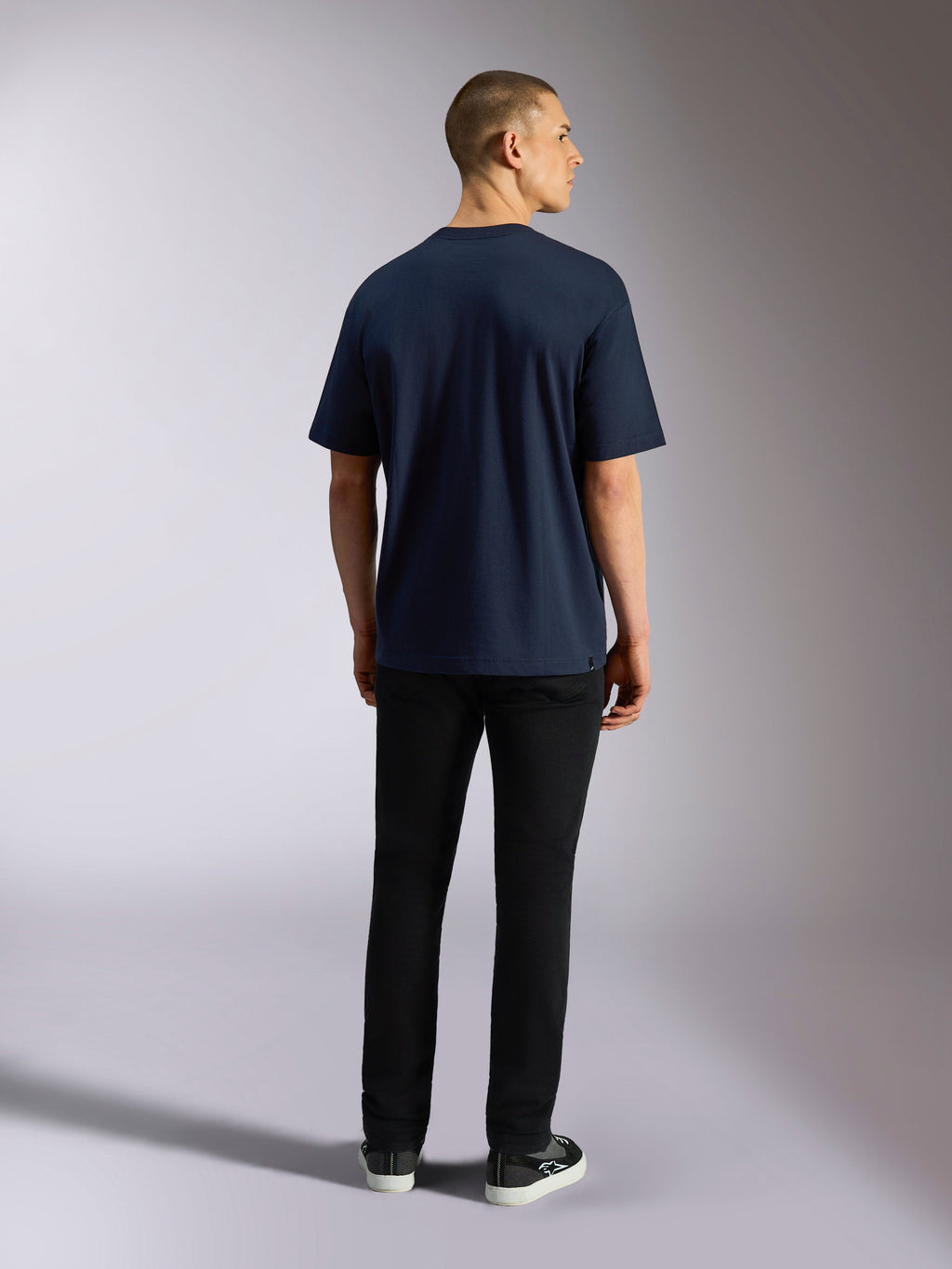 Alpinestars Aplomb Oversized CSF Tee, maglietta a maniche corte, blu navy, vista posteriore, design semplice con vestibilità ampia, abbigliamento casual motorsport streetwear