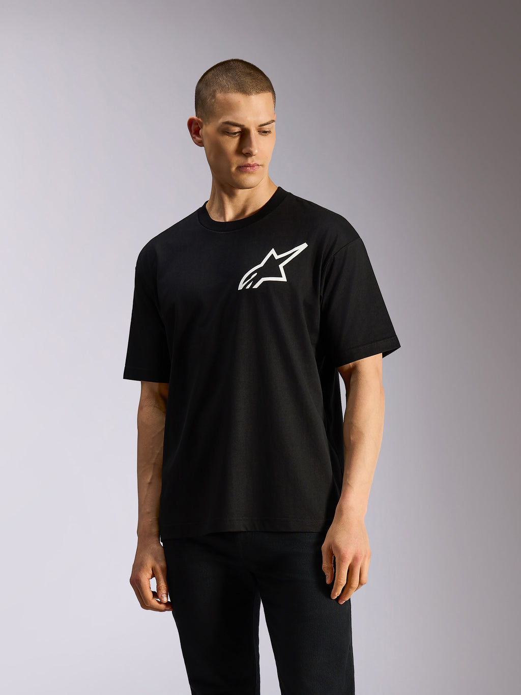 Alpinestars One Oversized CSF Tee, t-shirt a maniche corte, nero, logo Astars bianco, vestibilità oversized, abbigliamento sportswear casual