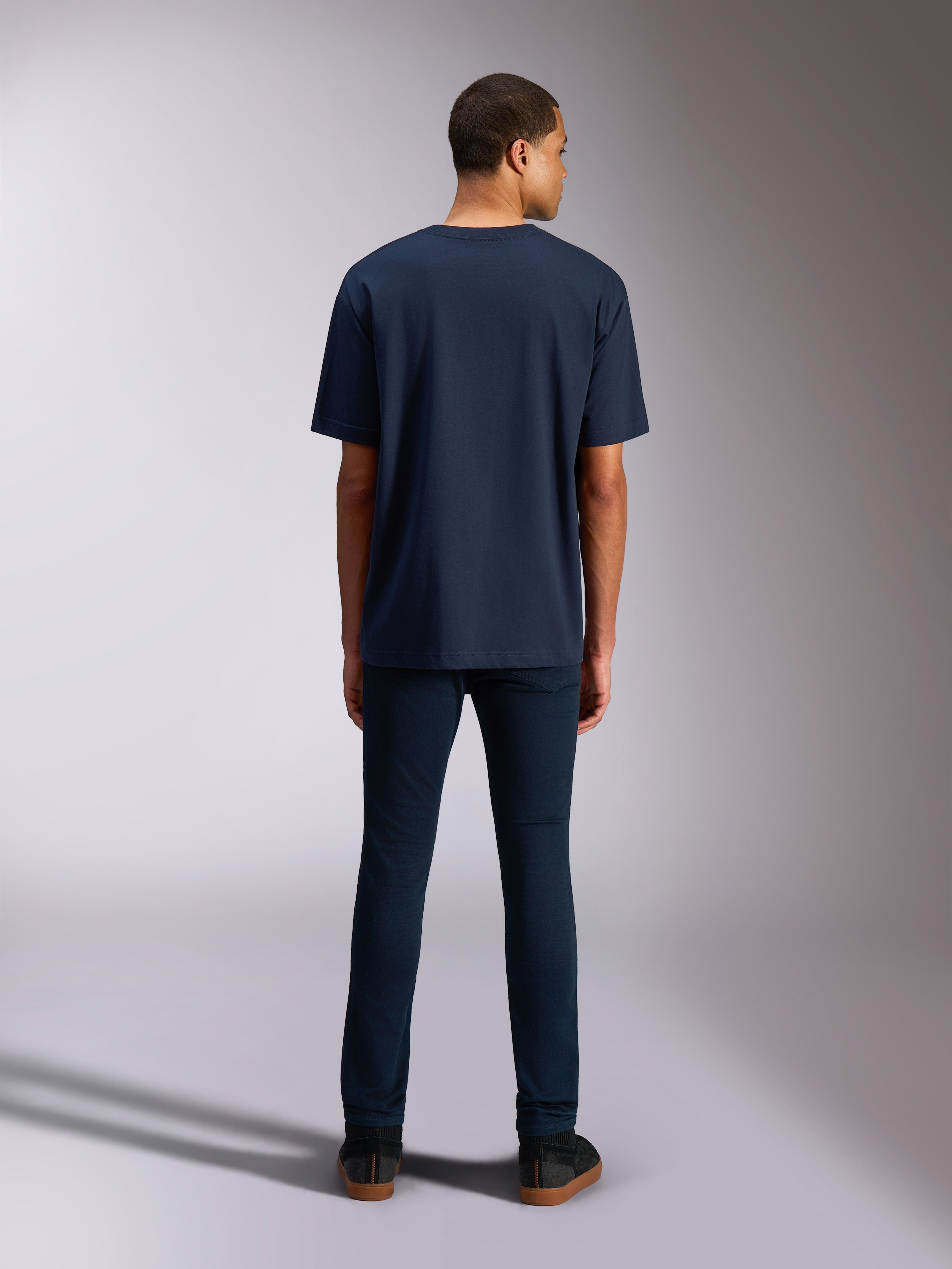 Alpinestars Alter Oversized CSF Tee, t-shirt a maniche corte, blu navy, vista posteriore che mostra la vestibilità rilassata oversize, abbigliamento casual lifestyle streetwear