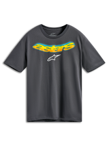 Alpinestars Ellipsoid CSF Tee, t-shirt a maniche corte, grigio antracite, scritta Astars curva frontale con sfumatura arancione e gialla e dettaglio mezzitoni blu, logo Alpinestars bianco, abbigliamento sportivo casual
