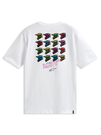 Alpinestars Maglietta Pop Helmet CSF, T-shirt a maniche corte, bianco, vista posteriore con una griglia di caschi M10 multicolore e la scritta ALPINESTARS PROTECTS, streetwear casual d'ispirazione motorsport