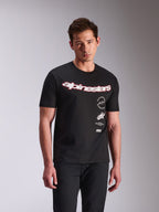 Alpinestars Abus CSF Tee, t-shirt a maniche corte, nero, logo curvo Alpinestars bianco con bordo rosso, grafiche laterali sovrapposte, streetwear casual motorsport