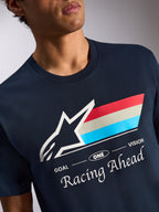 Alpinestars Trifecta CSF Tee, t-shirt a maniche corte, blu navy, logo Astars bianco con strisce tricolore e testo Racing Ahead, abbigliamento sportivo casual da motorsport