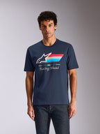 Alpinestars Trifecta CSF Tee, T-shirt a maniche corte, blu navy, logo Astars bianco con strisce tricolori rosse, bianche e blu, grafica 'Racing Ahead', abbigliamento casual motorsport streetwear